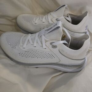 Under Armour Wmns Flow Synchronicity 'White Metallic Silver'